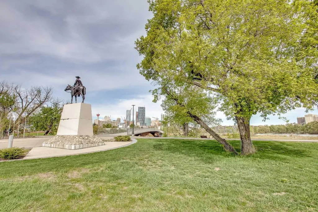624 8 Avenue SE Calgary AB T2G 1S7