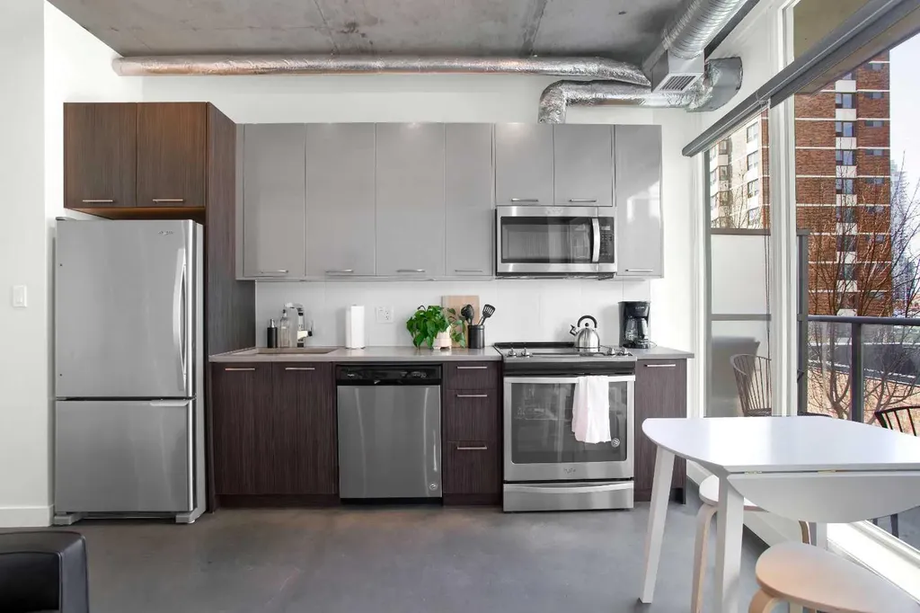 624 8 Avenue SE Calgary AB T2G 1S7