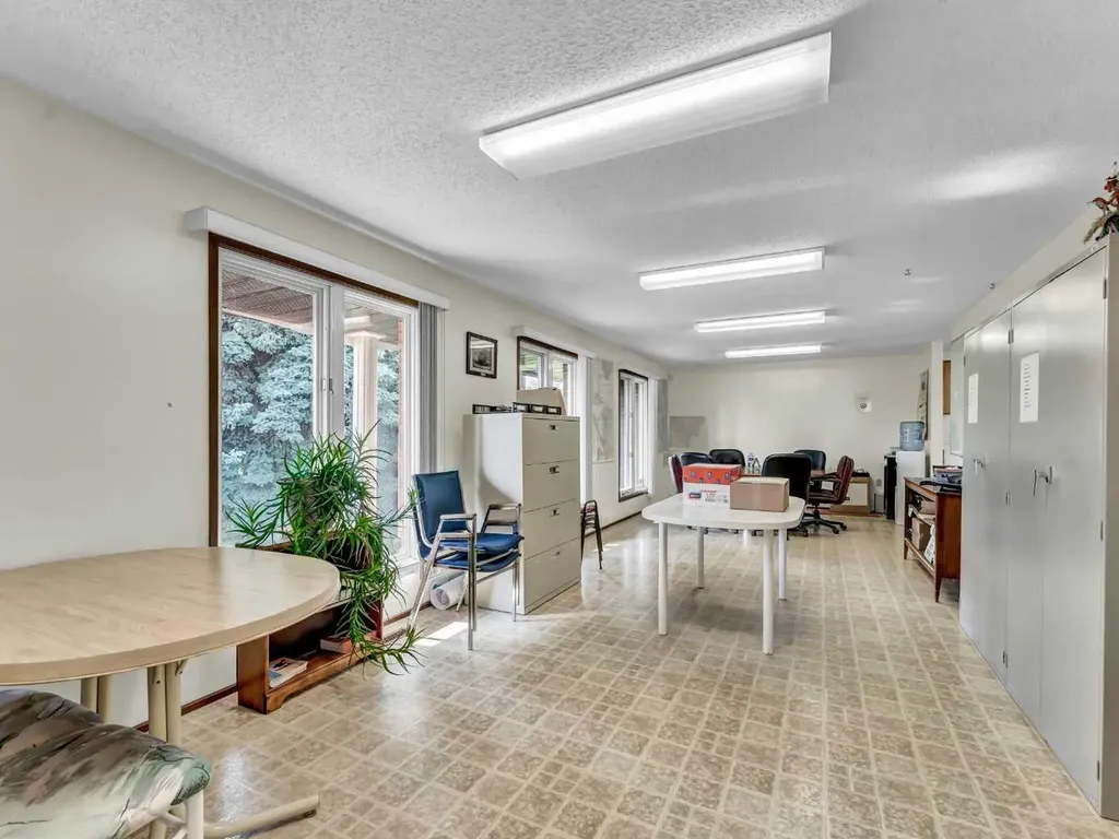 156 & 164 Charles Street Dunmore AB T1B 0K9