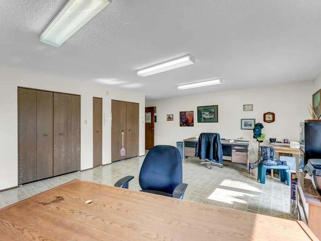 156 & 164 Charles Street Dunmore AB T1B 0K9