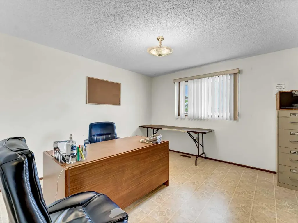 156 & 164 Charles Street Dunmore AB T1B 0K9