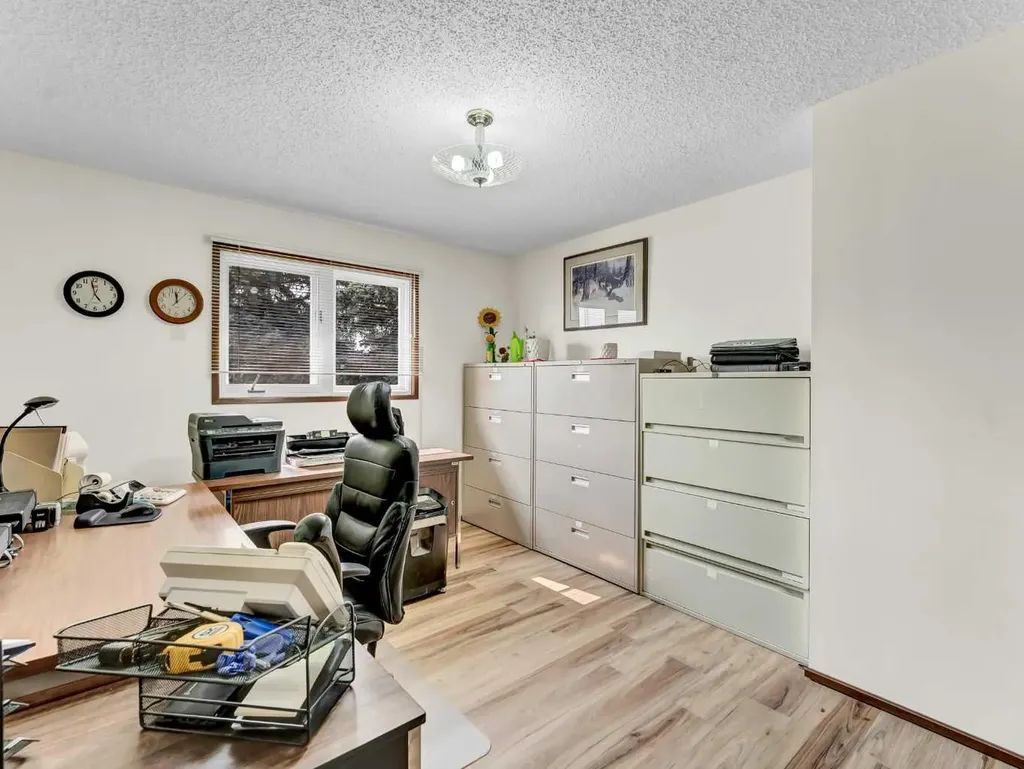 156 & 164 Charles Street Dunmore AB T1B 0K9