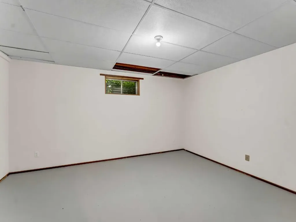 156 & 164 Charles Street Dunmore AB T1B 0K9