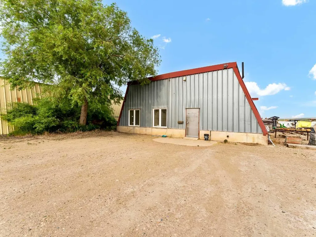 156 & 164 Charles Street Dunmore AB T1B 0K9