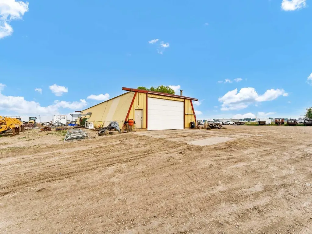 156 & 164 Charles Street Dunmore AB T1B 0K9