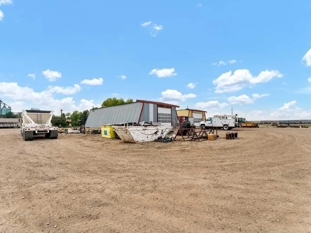 156 & 164 Charles Street Dunmore AB T1B 0K9