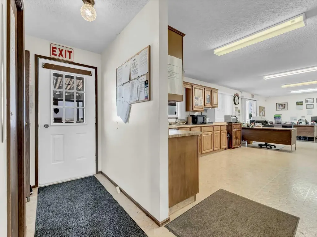 156 & 164 Charles Street Dunmore AB T1B 0K9
