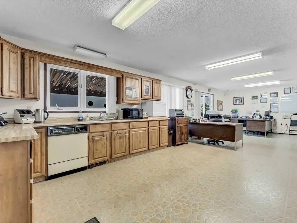 156 & 164 Charles Street Dunmore AB T1B 0K9