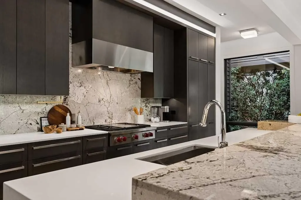 934 Rideau Road SW Calgary AB T2S 0R6