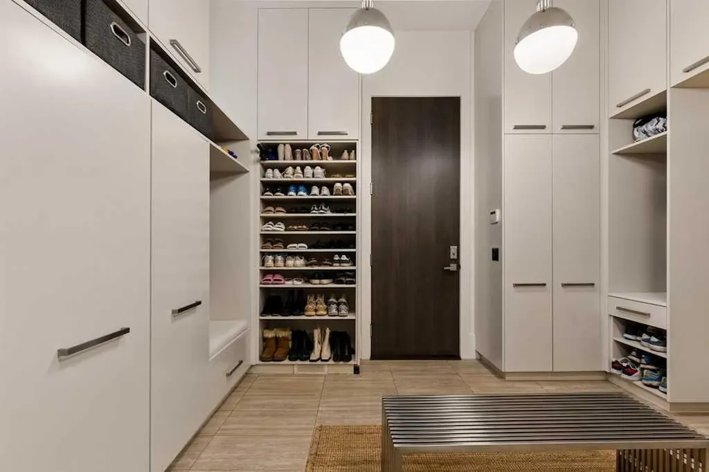 934 Rideau Road SW Calgary AB T2S 0R6
