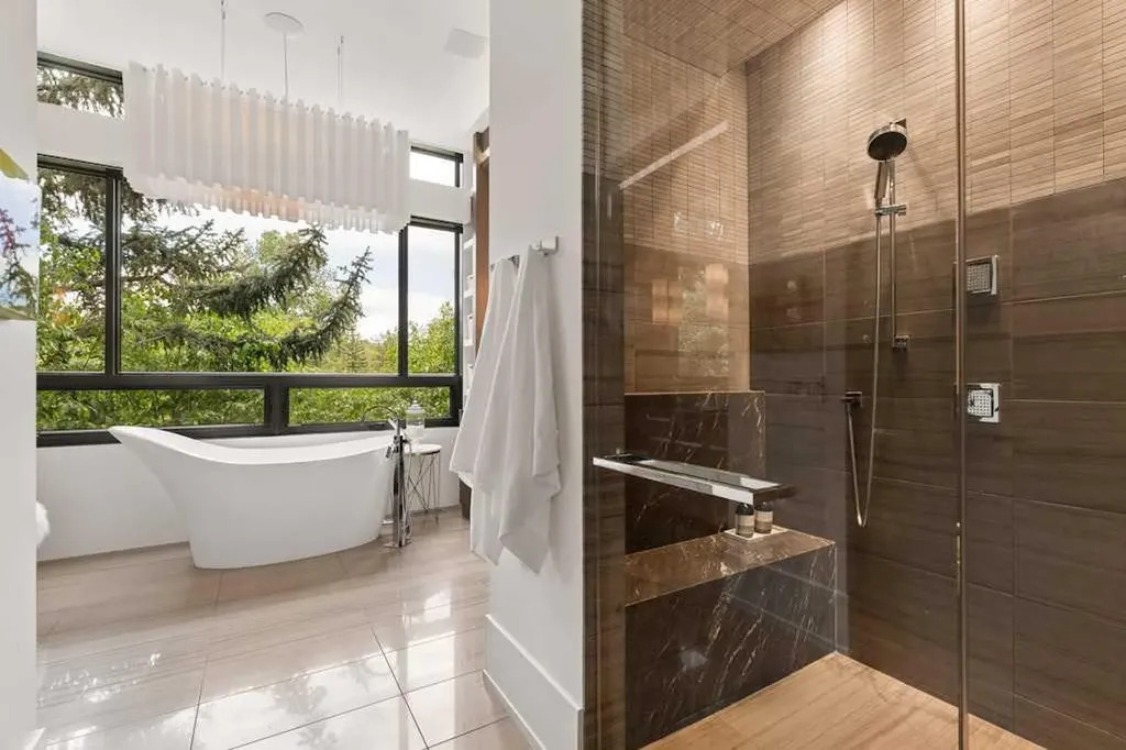 934 Rideau Road SW Calgary AB T2S 0R6