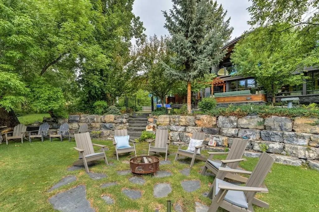 934 Rideau Road SW Calgary AB T2S 0R6
