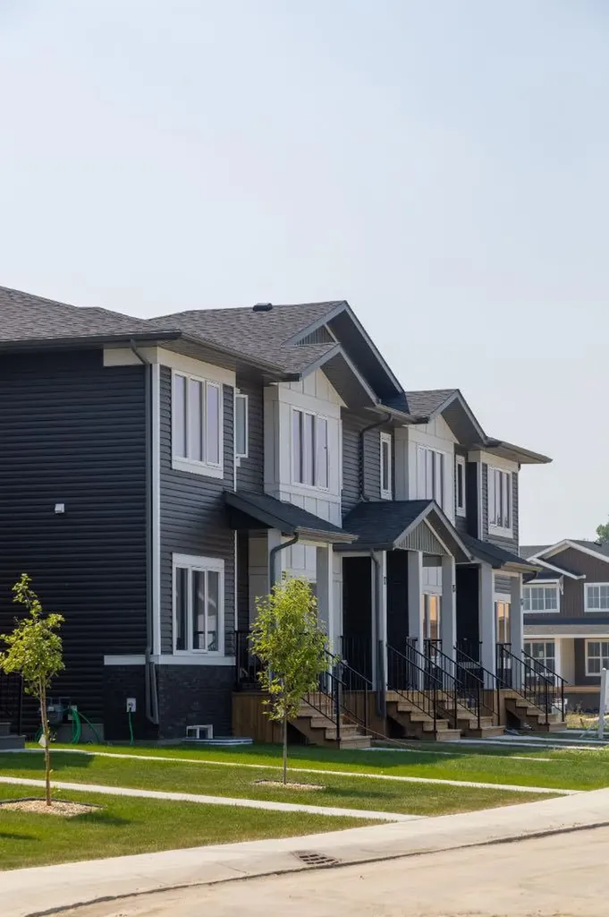 51 Gray Close Sylvan Lake AB T4S 2N8