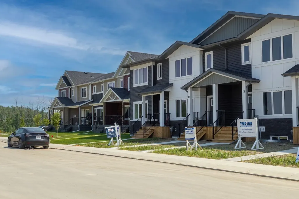 51 Gray Close Sylvan Lake AB T4S 2N8