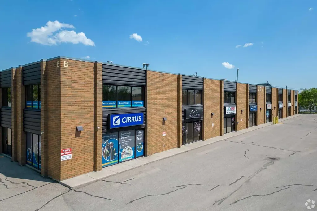 1916B 30 Avenue NE Calgary AB T2E 7B2