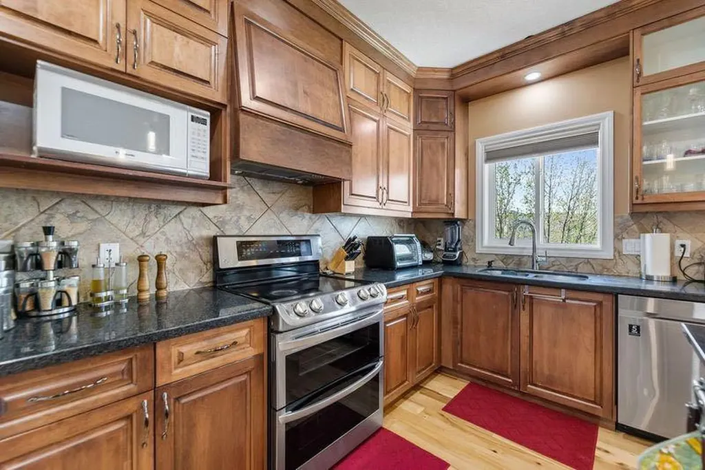 115 Kincora View NW Calgary AB T3R 1M3
