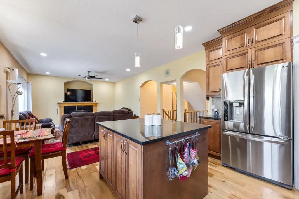 115 Kincora View NW Calgary AB T3R 1M3