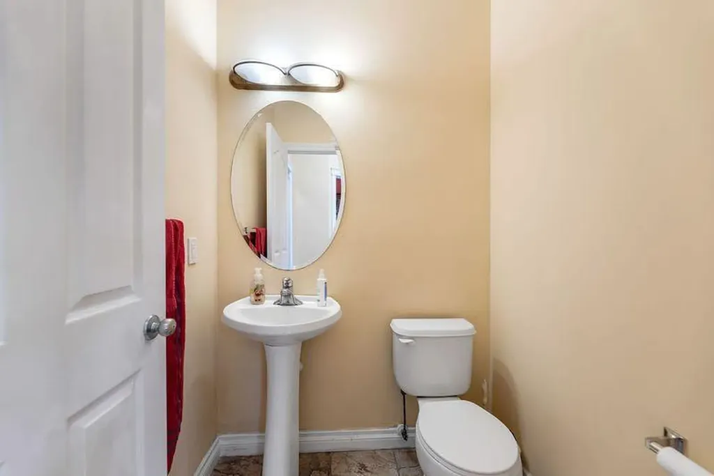 115 Kincora View NW Calgary AB T3R 1M3