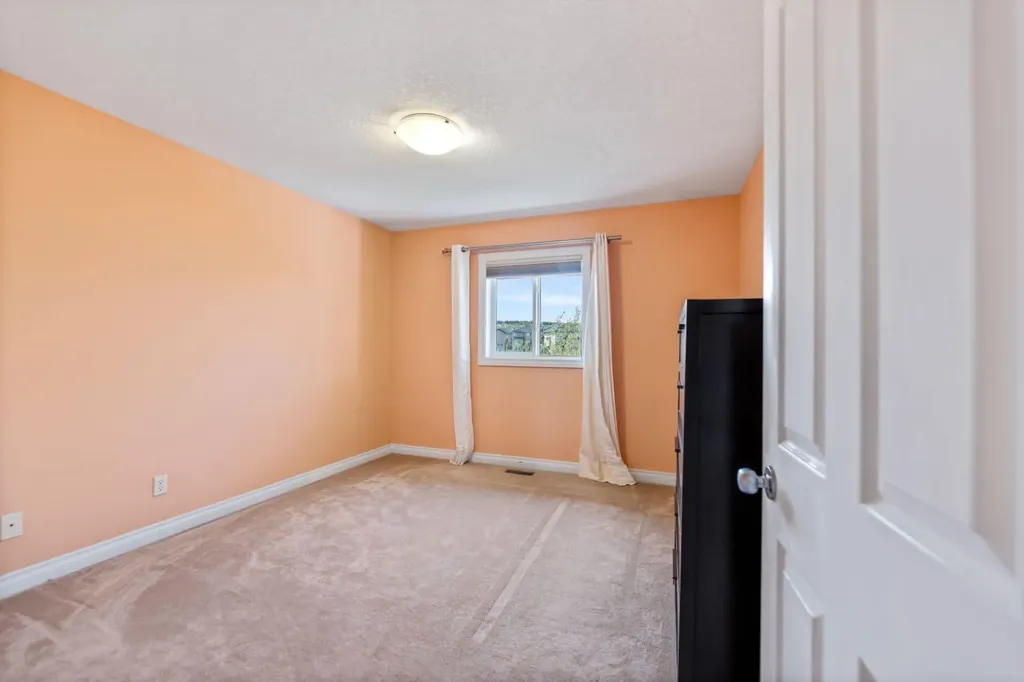 115 Kincora View NW Calgary AB T3R 1M3