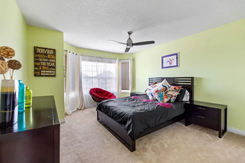 115 Kincora View NW Calgary AB T3R 1M3