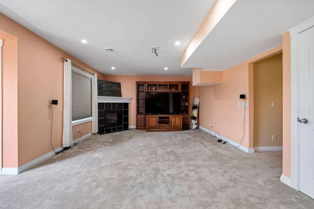 115 Kincora View NW Calgary AB T3R 1M3