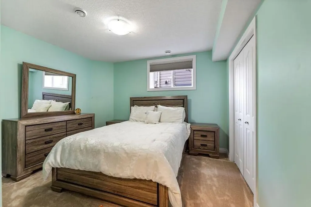 115 Kincora View NW Calgary AB T3R 1M3