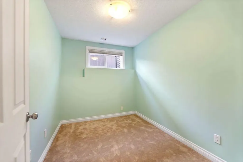 115 Kincora View NW Calgary AB T3R 1M3