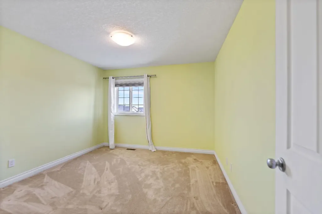 115 Kincora View NW Calgary AB T3R 1M3
