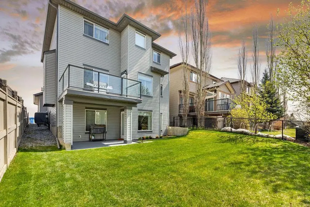 115 Kincora View NW Calgary AB T3R 1M3