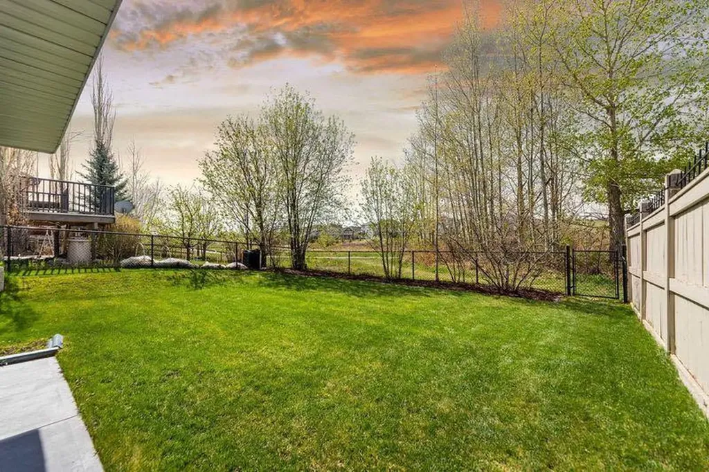 115 Kincora View NW Calgary AB T3R 1M3