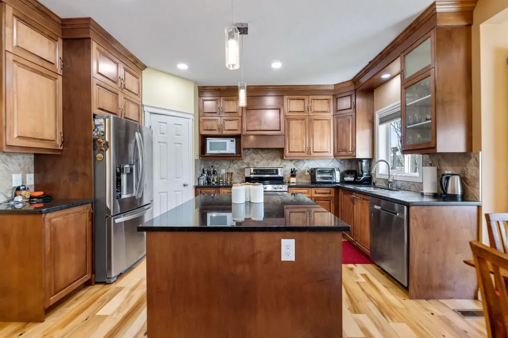 115 Kincora View NW Calgary AB T3R 1M3