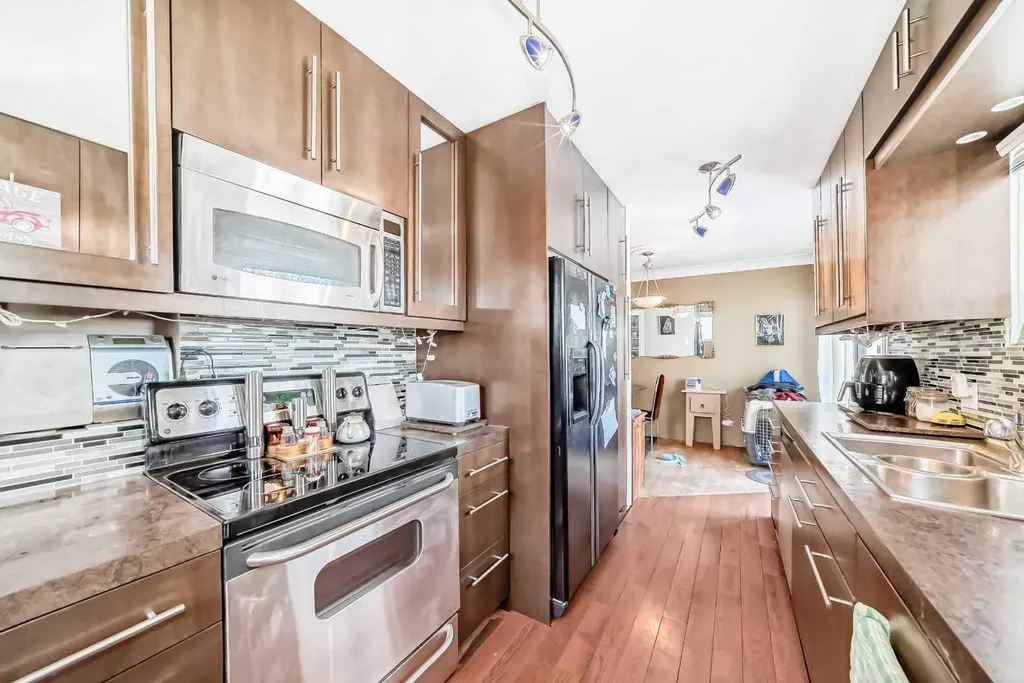 440 36 Avenue NW Calgary AB T2K 0C3