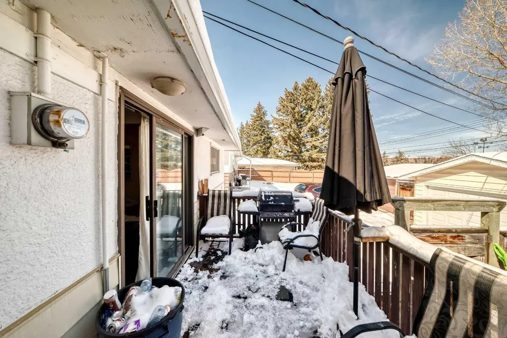440 36 Avenue NW Calgary AB T2K 0C3
