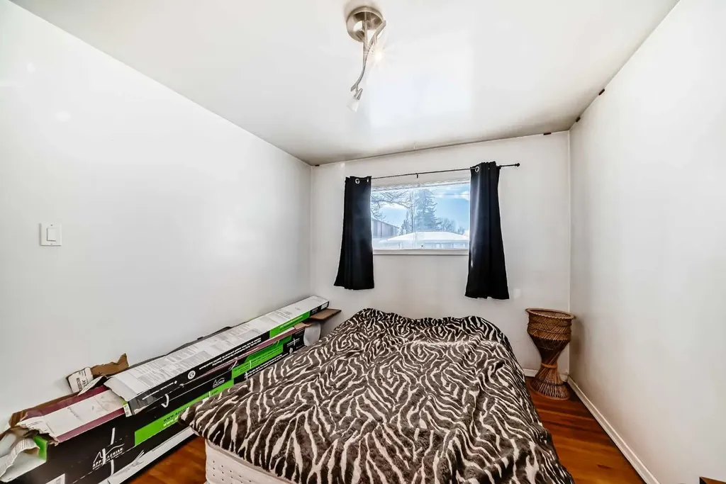 440 36 Avenue NW Calgary AB T2K 0C3