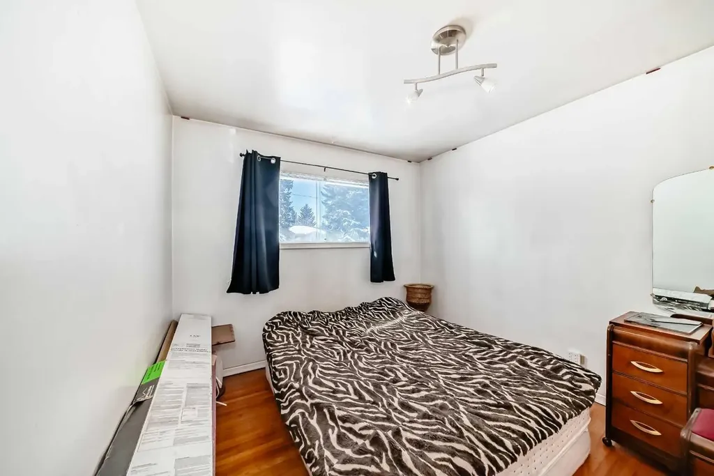 440 36 Avenue NW Calgary AB T2K 0C3