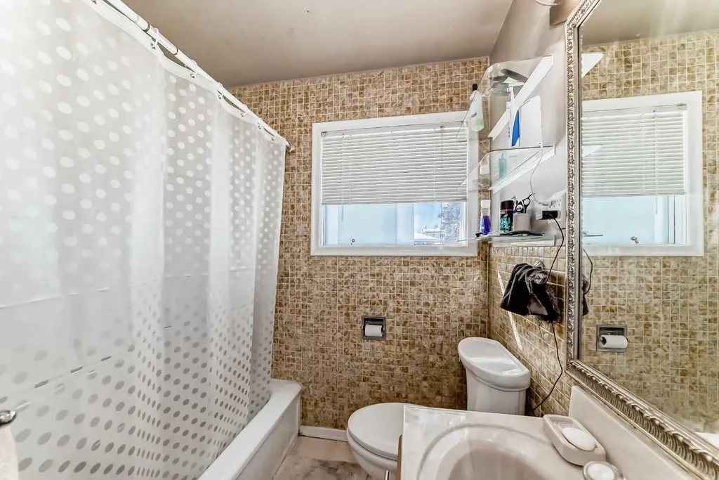440 36 Avenue NW Calgary AB T2K 0C3
