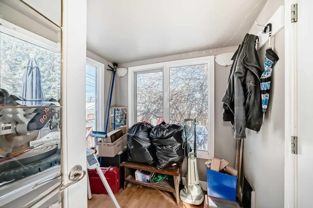 440 36 Avenue NW Calgary AB T2K 0C3