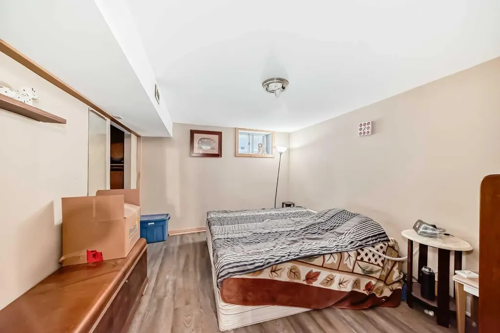 440 36 Avenue NW Calgary AB T2K 0C3