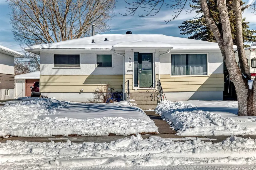 440 36 Avenue NW Calgary AB T2K 0C3