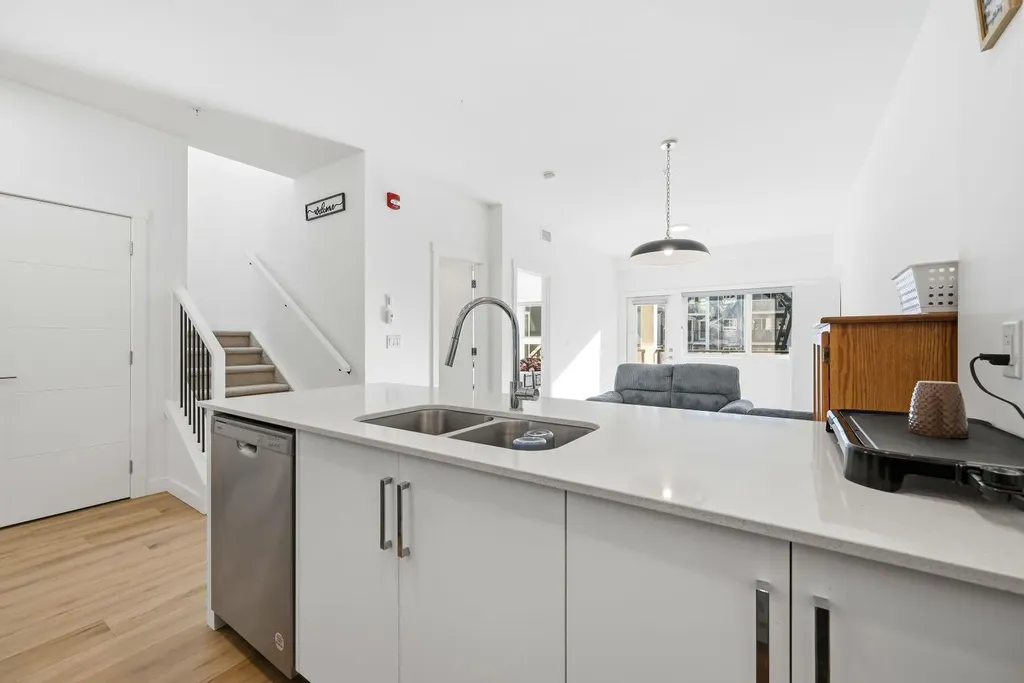 151 Skyview Bay NE Calgary AB T3N 1B6