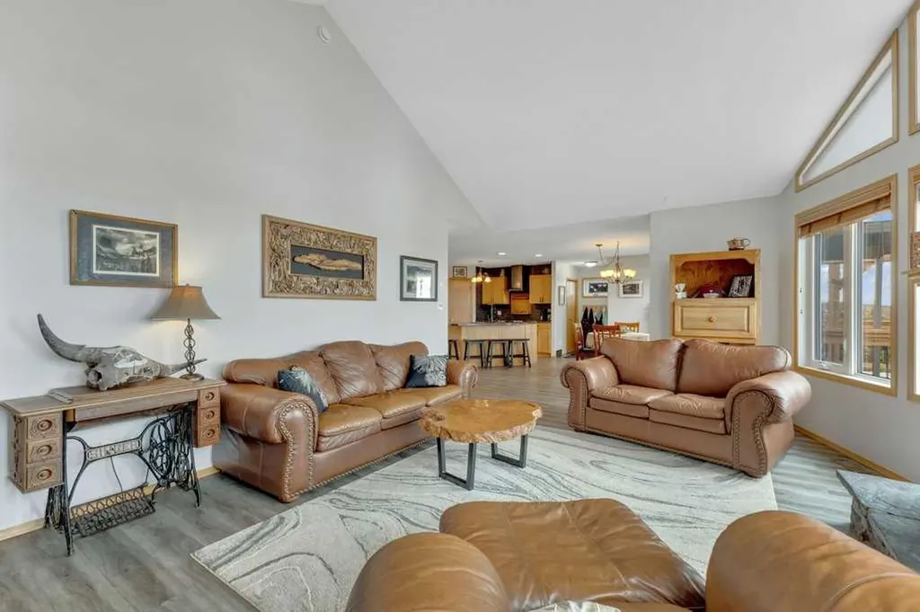 4-421008 Range Road 284 Rural Ponoka County AB T4L 2N3