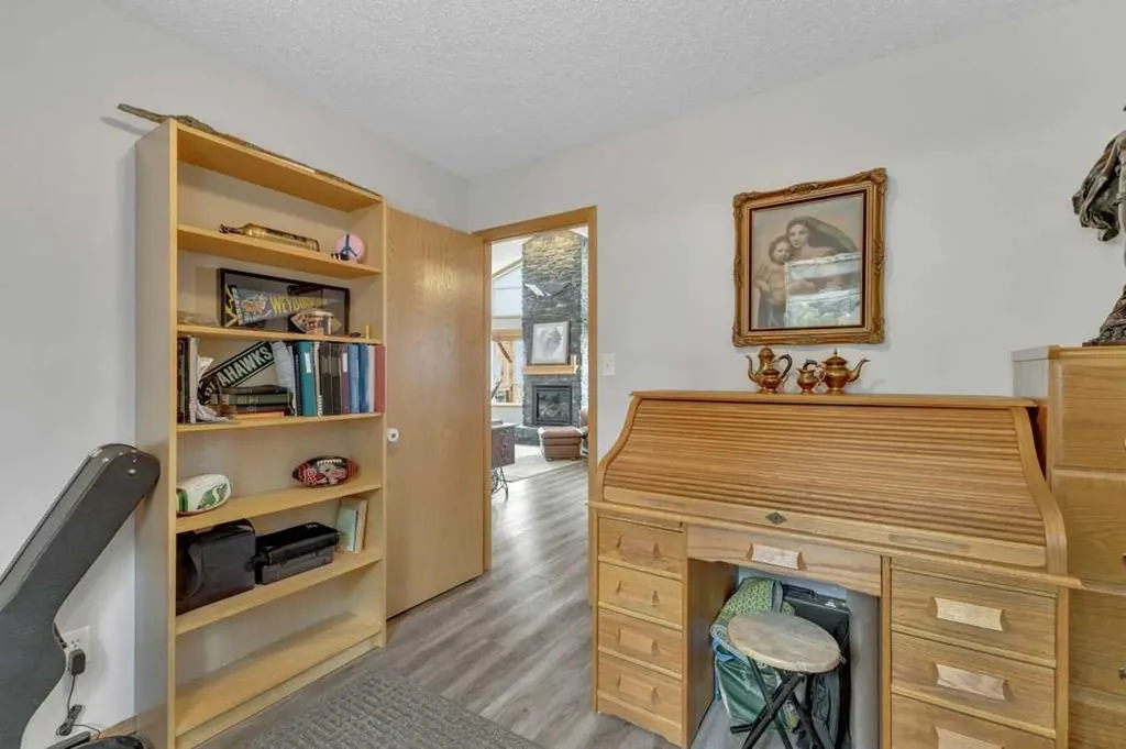 4-421008 Range Road 284 Rural Ponoka County AB T4L 2N3