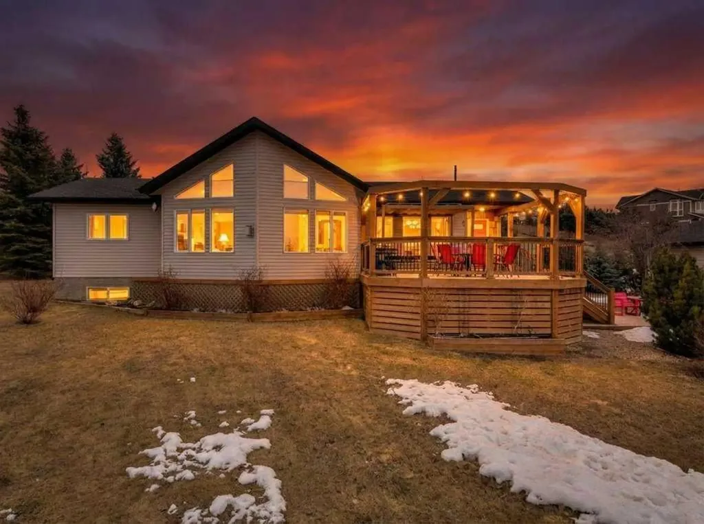 4-421008 Range Road 284 Rural Ponoka County AB T4L 2N3