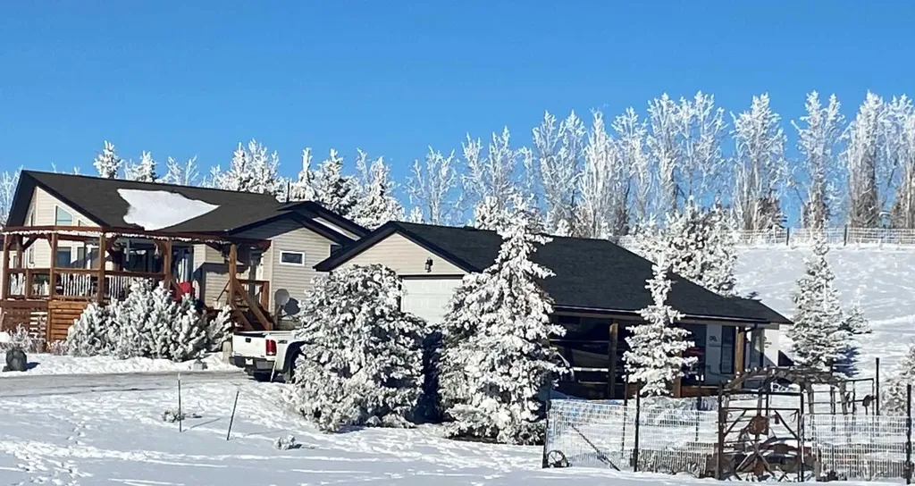 4-421008 Range Road 284 Rural Ponoka County AB T4L 2N3
