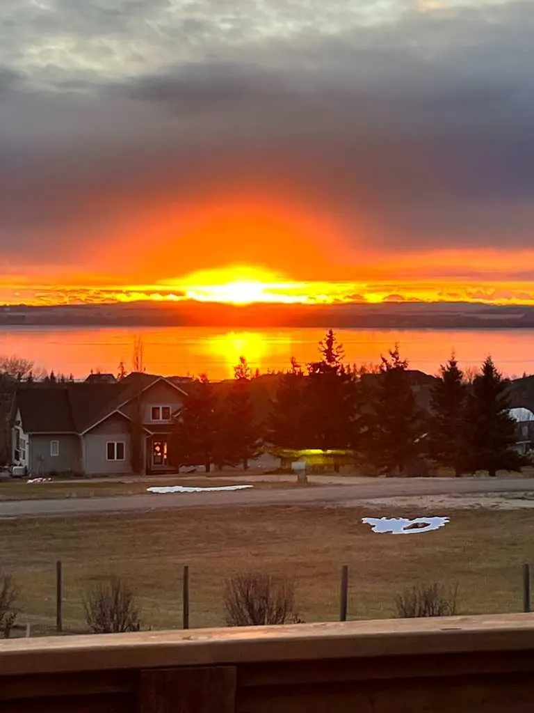 4-421008 Range Road 284 Rural Ponoka County AB T4L 2N3