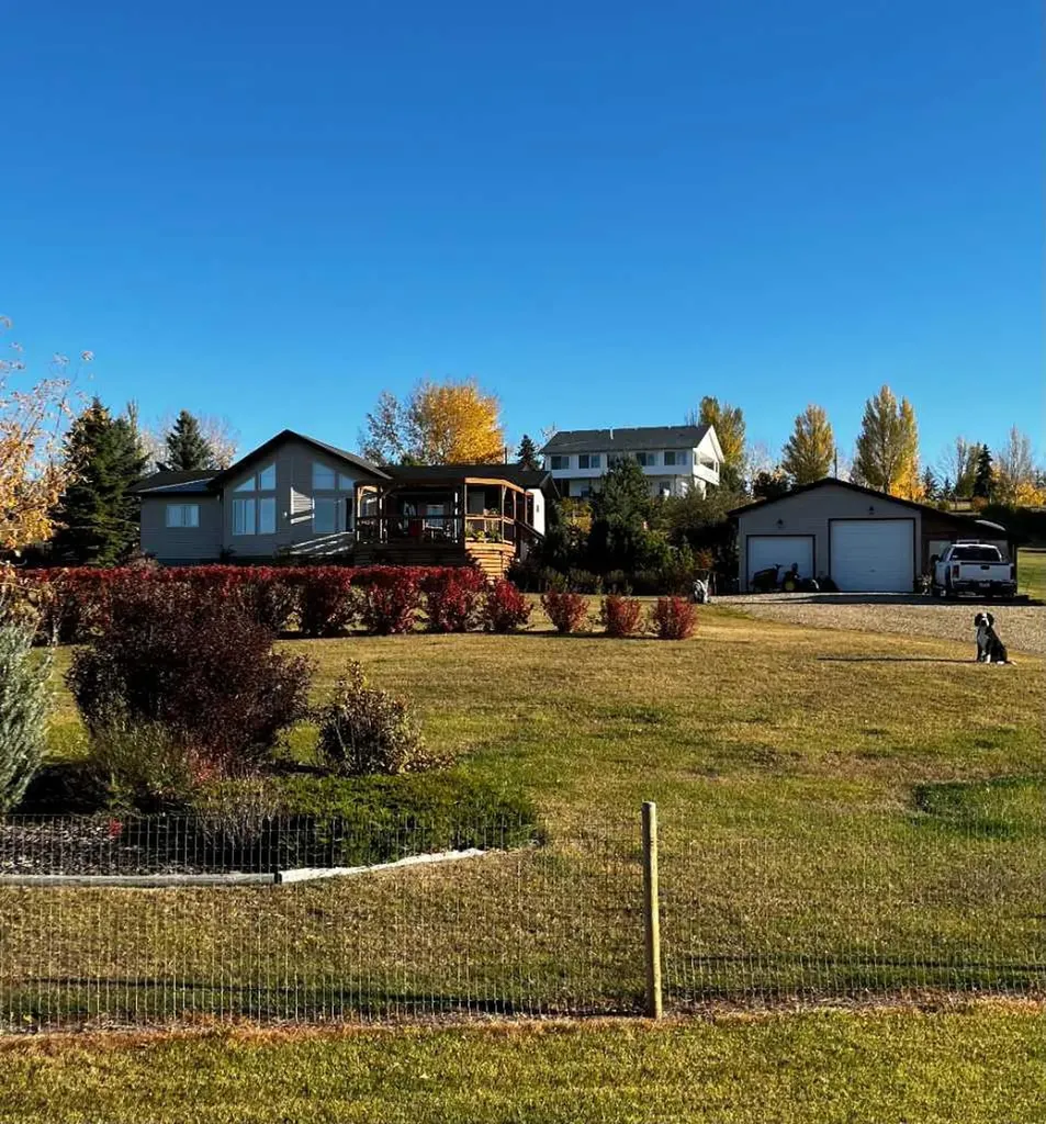 4-421008 Range Road 284 Rural Ponoka County AB T4L 2N3
