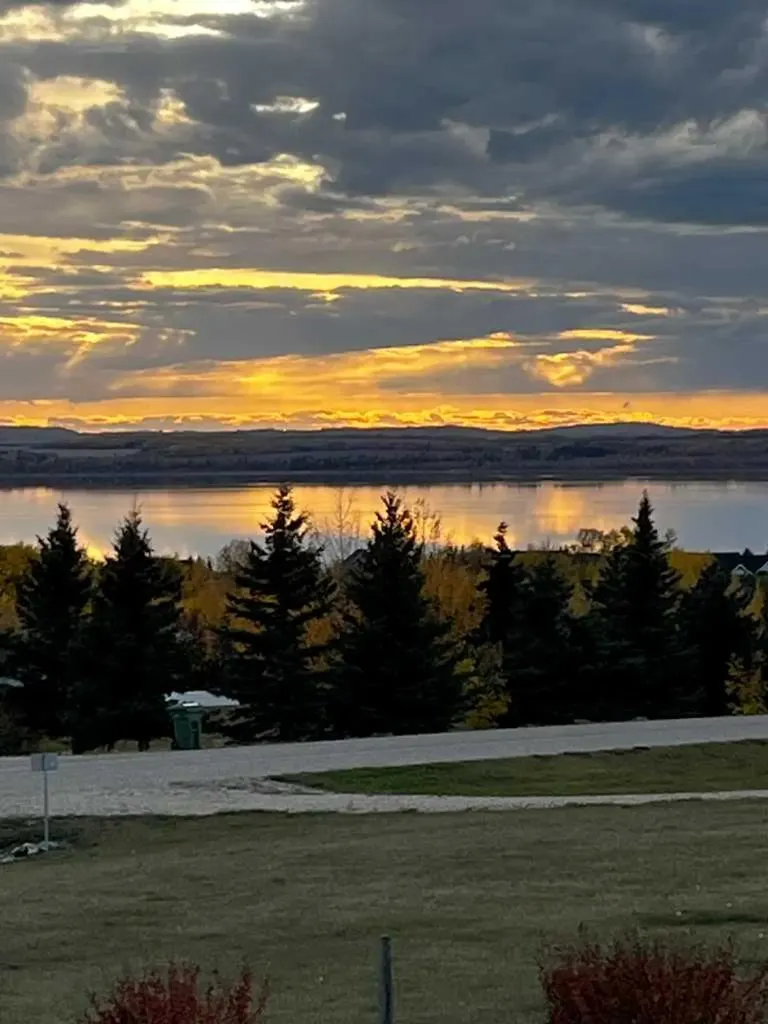 4-421008 Range Road 284 Rural Ponoka County AB T4L 2N3