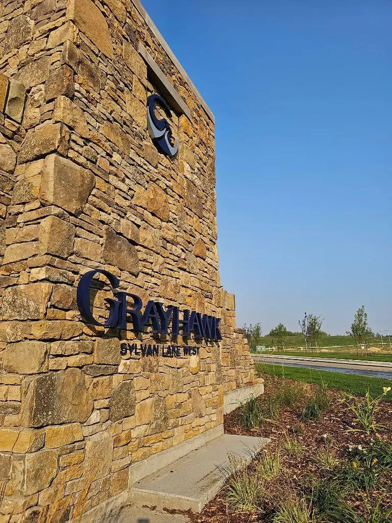 49 Gray Close Sylvan Lake AB T4S 2N8