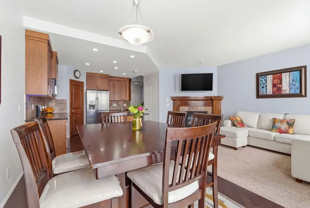 512 Panatella Square NW Calgary AB T3K 0T5