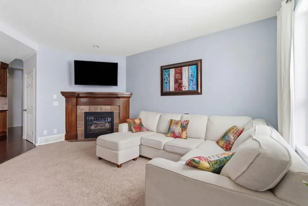 512 Panatella Square NW Calgary AB T3K 0T5
